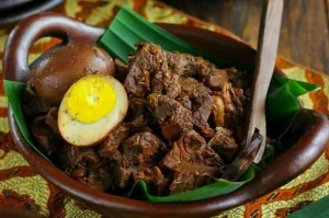 Read more about the article Rekomendasi Makanan Khas Jogja