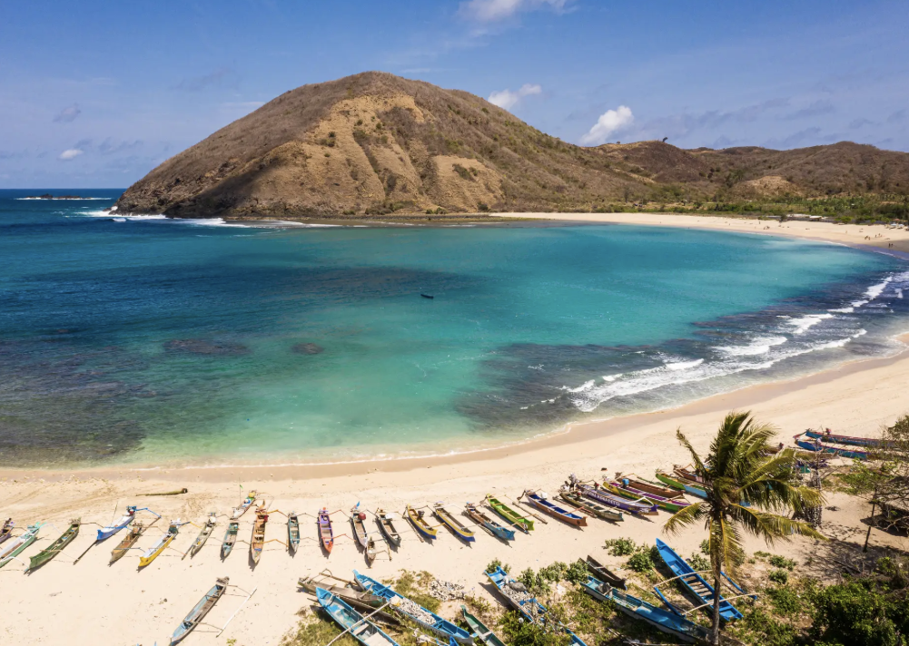 Read more about the article Mengapa Tour Pulau Lombok Sangat Cocok untuk Acara Honeymoon?